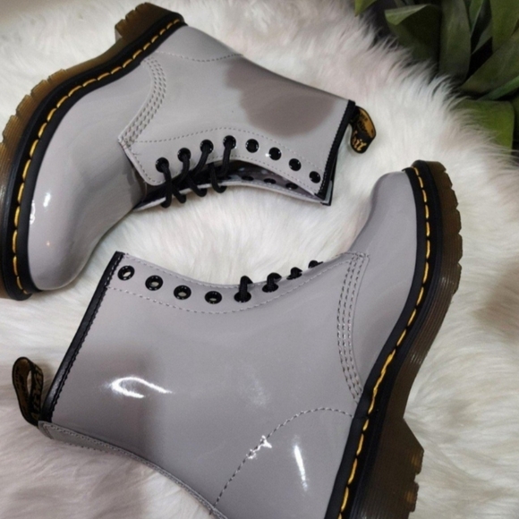 Dr. Martens 1460 Boot - Women'sShoes size7 new - Picture 3 of 6
